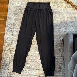 Lululemon joggers. Size 4. Worn once.